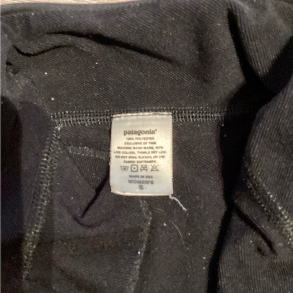 Patagonia, 1/2 zip activewear size S - Picture 6 of 6